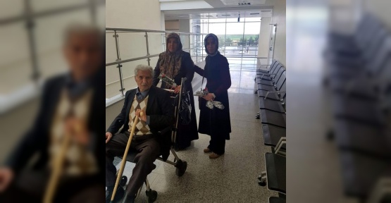 Tügva’dan çalışan kadınlara karanfil