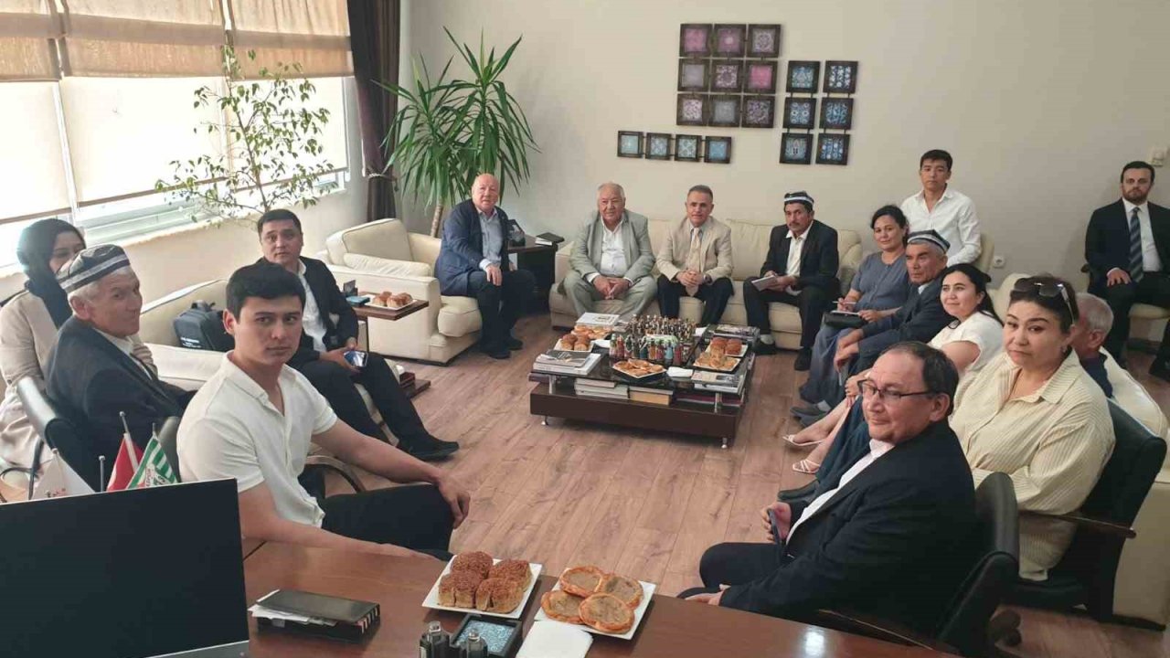 Özbek Basın Heyeti, Bursa’daki Gazetecilerle Bir Araya Geldi