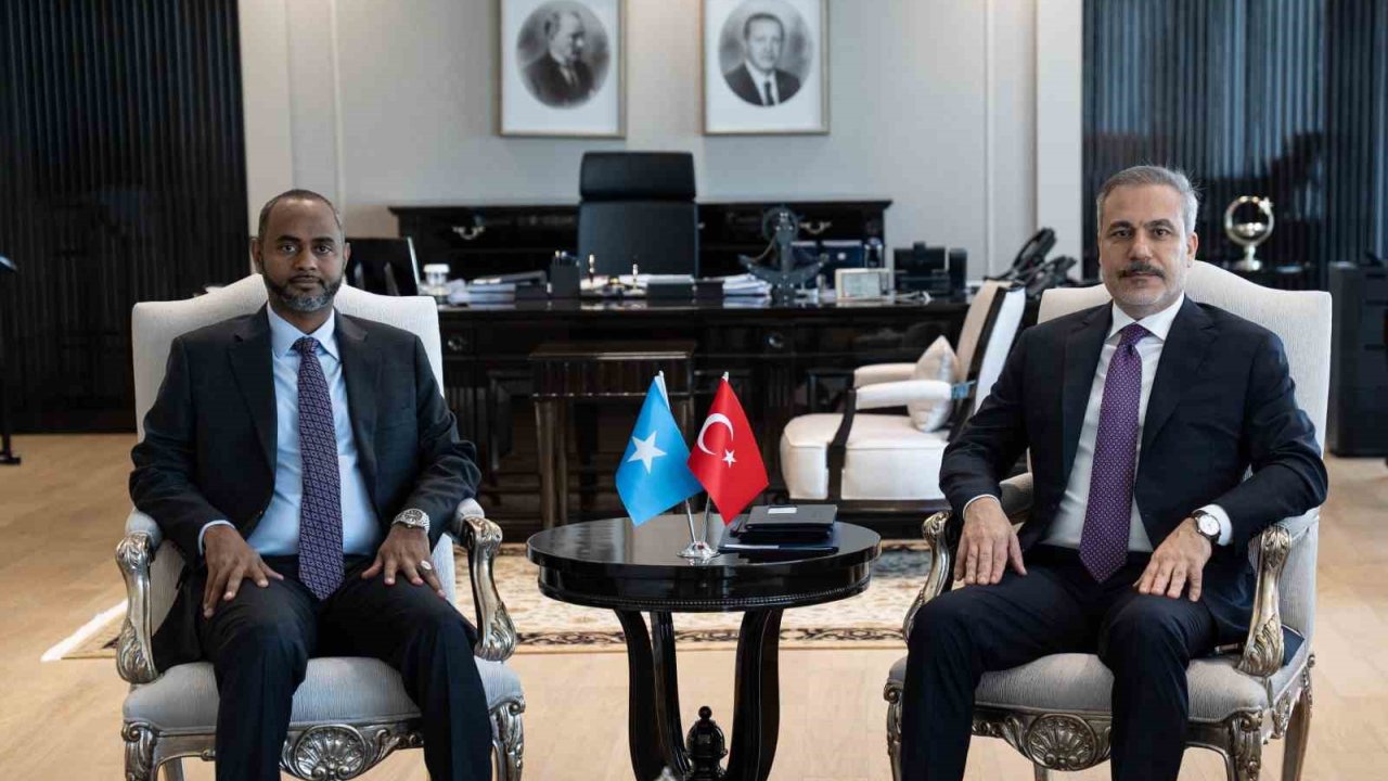 Dışişleri Bakanı Fidan, Somali Limanlar Ve Deniz Ulaştırma Bakanı Nur İle Görüştü