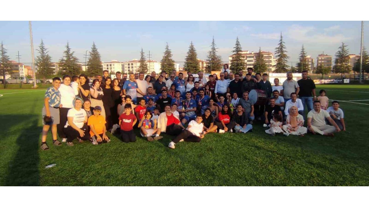 Akin Köyü Spor, Fethi Heper Futbol Turnuvası’nda Şampiyon Oldu