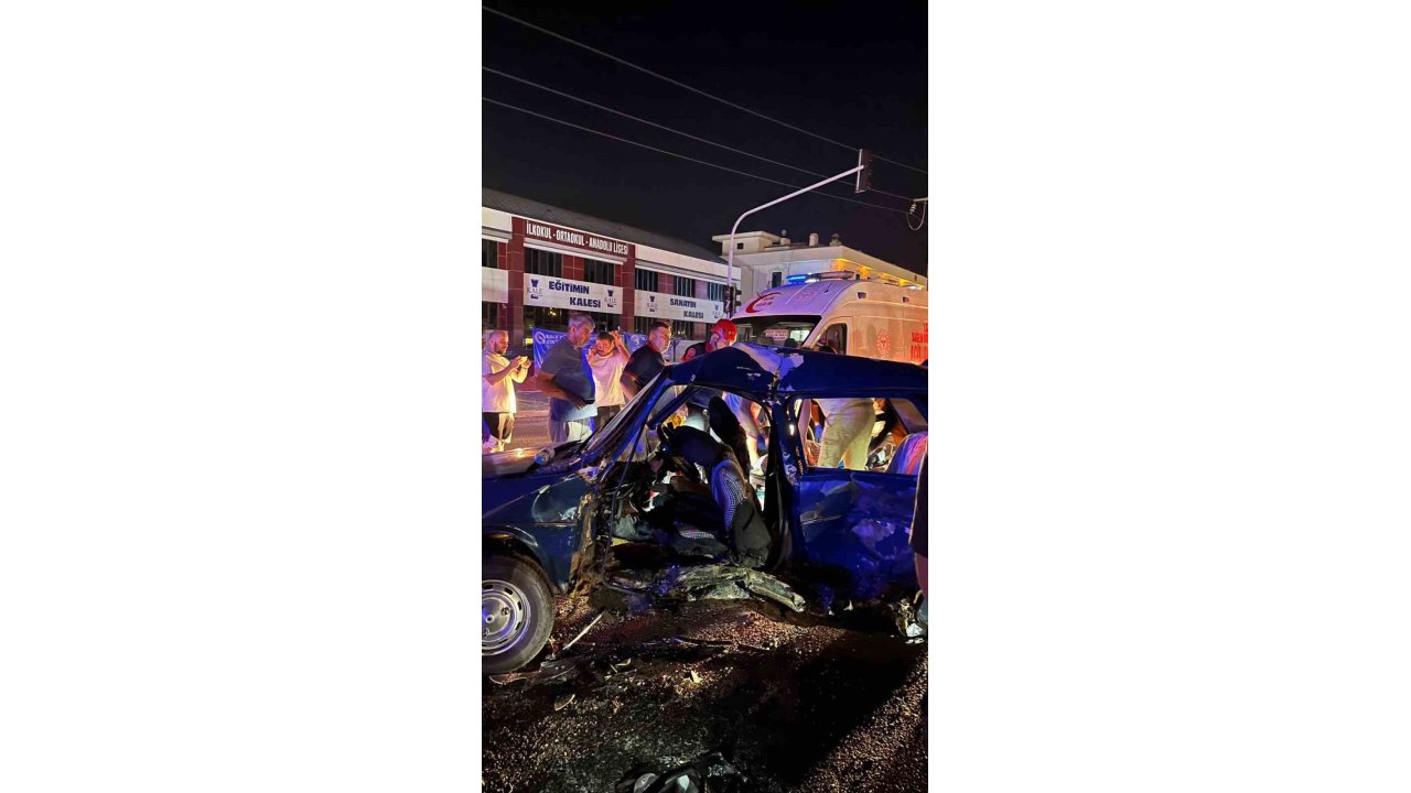 Duble Yolda İki Otomobil Çarpıştı: 5 Yaralı