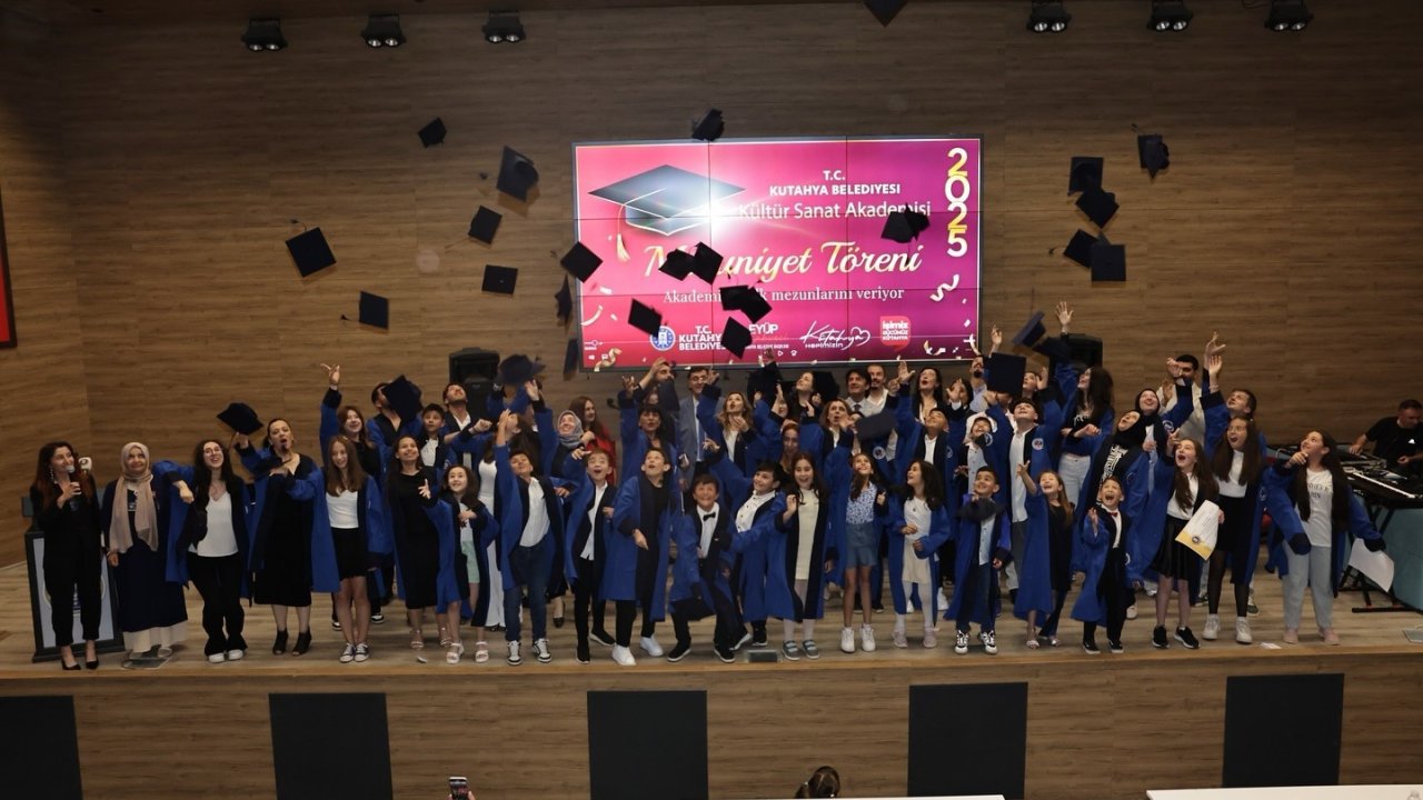 Kültür Sanat Akademisi İlk Mezunlarını Verdi
