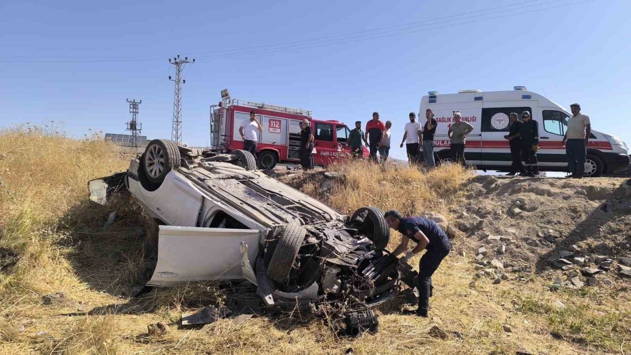 Mardin’de Şarampole Devrilen Otomobilin Sürücüsü Yaralandı