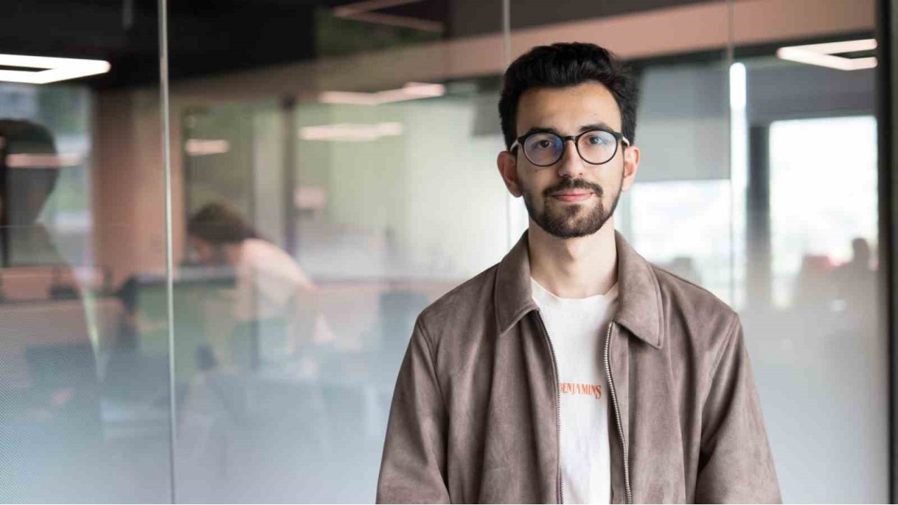 Gelecek Sezonun Modasını Bilen Yapay Zekalı T-fashion Dünya Çapında Büyüyor