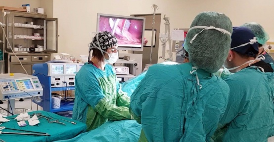 Bölgenin ilk bölgesel anestezili safra kesesi ameliyatı Tatvan’da gerçekleştirildi