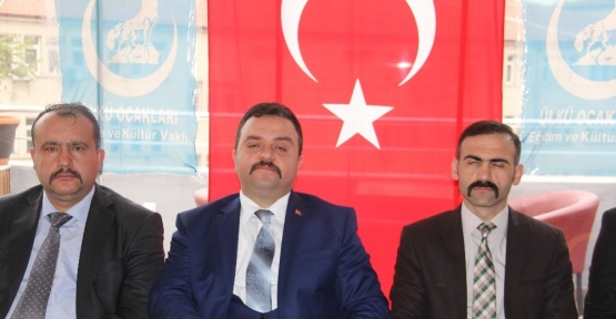 Ülkü Ocakları Başkanı Ünlü gazetecilerle bir araya geldi