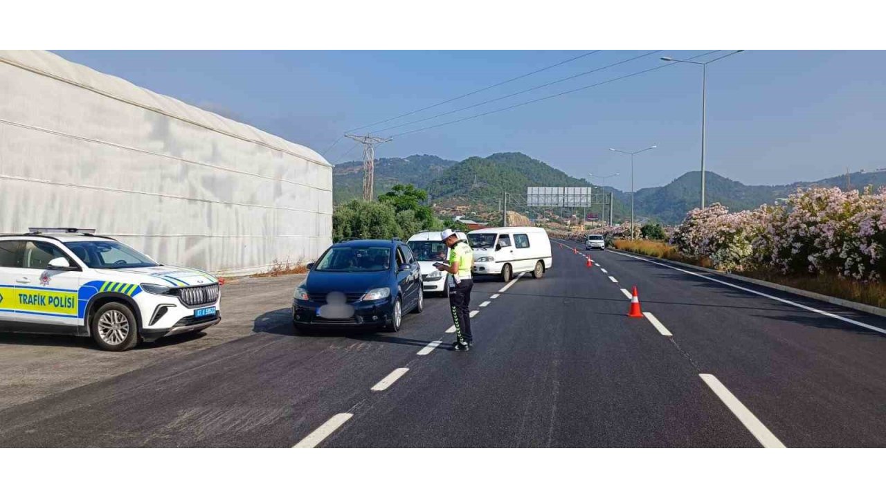 Antalya’da 2 Haftada 33 Bini Aşkın Sürücüye Ceza Kesildi