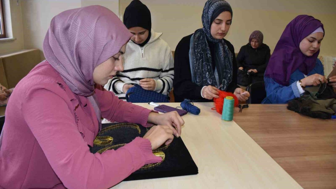 Üreten Eller Hasan Celal Güzel Gençlik Merkezi’nde Buluşuyor