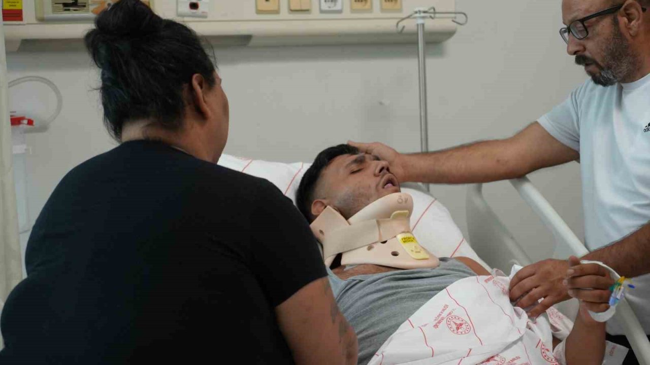 Yüksekten Havuza Atlayan Gencin Boynu Kırıldı, Aile ’ihmal’ Var Dedi