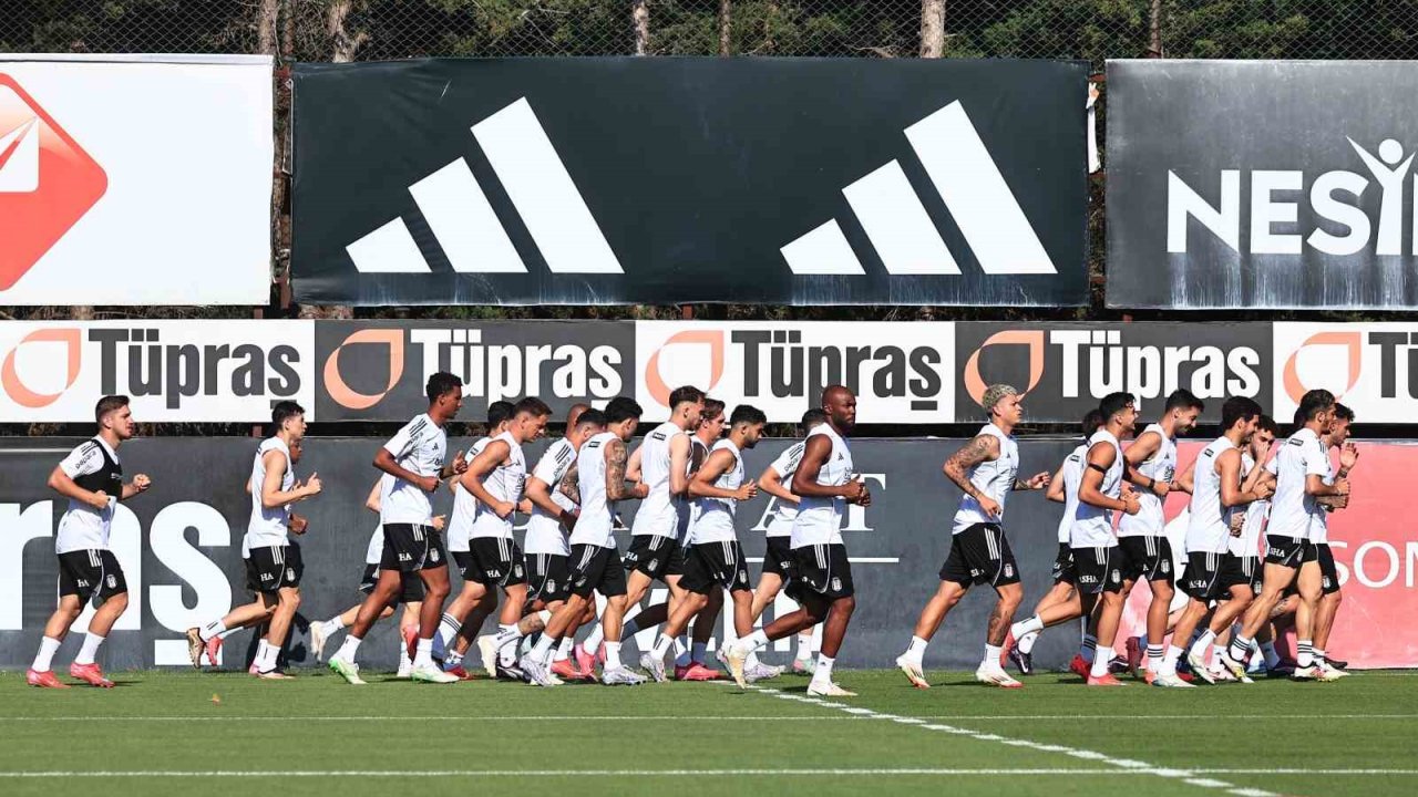 Beşiktaş, Yeni Sezon Hazırlıklarını Sürdürüyor