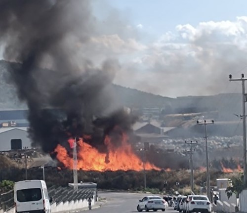 Bandırma Osb’de Palet Yangını: Ekipler Faciayı Önledi