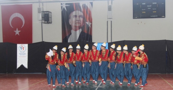 Kulüpler arası halk oyunları yarışması düzenlendi