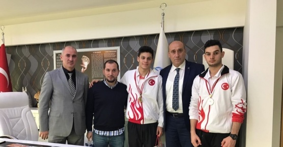 Trabzonlu genç yüzücülerden Gençler Türkiye Şampiyonası’nda büyük başarı