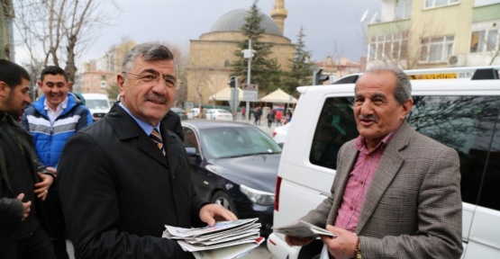 Başkan Akdoğan ‘evet’ için kenti adım adım geziyor