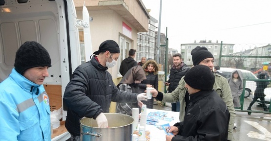 Tuzla Belediyesi’nden YGS adaylarına çorba ikramı