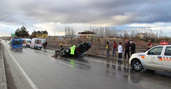 Sivas’ta otomobil ırmağa uçtu: 2 ölü