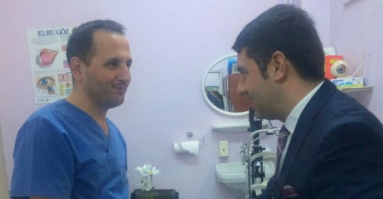 Halkla ilişkiler öğrencileri tıp bayramında sağlık çalışanlarını unutmadı