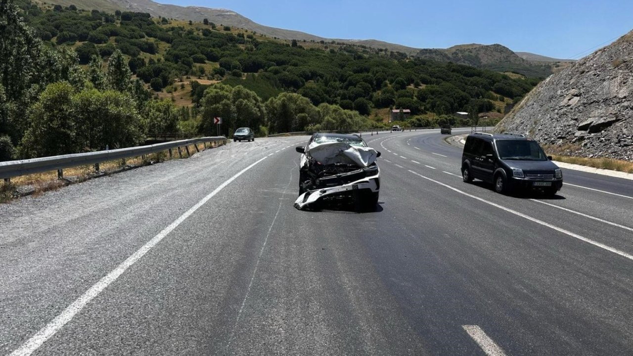 Tatvan’da Trafik Kazası: 5 Yaralı