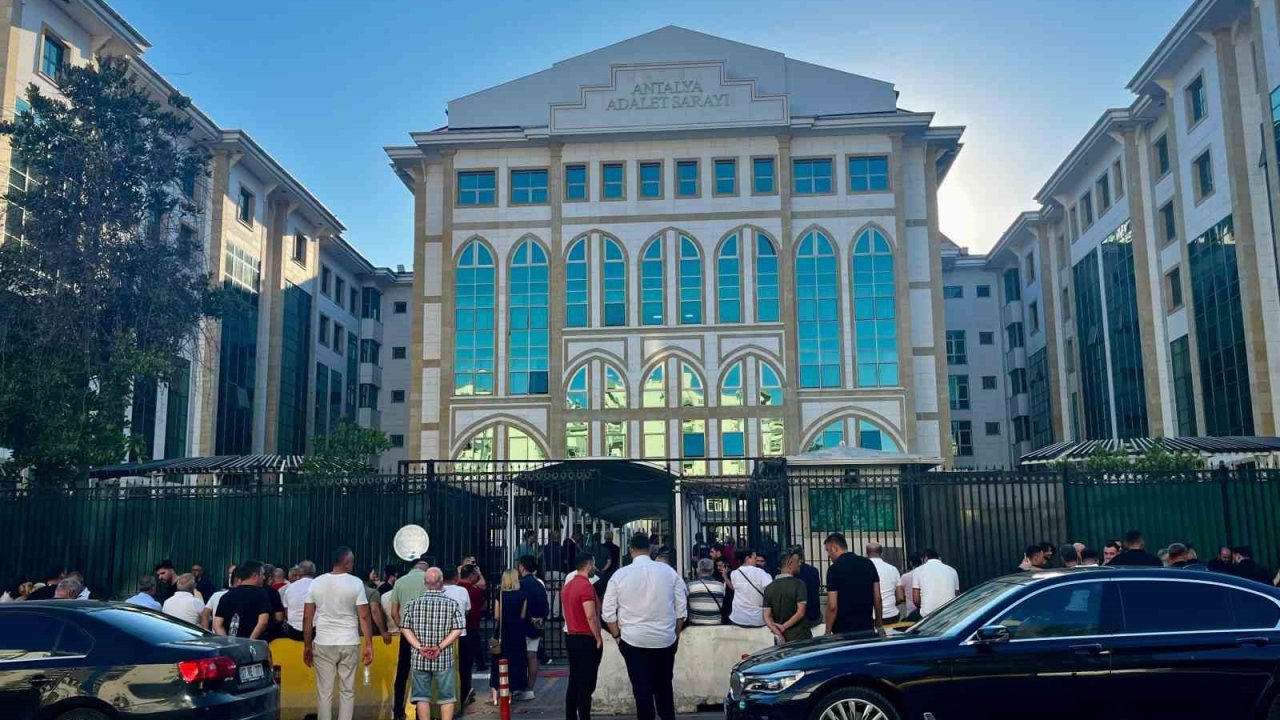 Antalya Büyükşehir Belediye Başkanı Böcek Tutuklandı