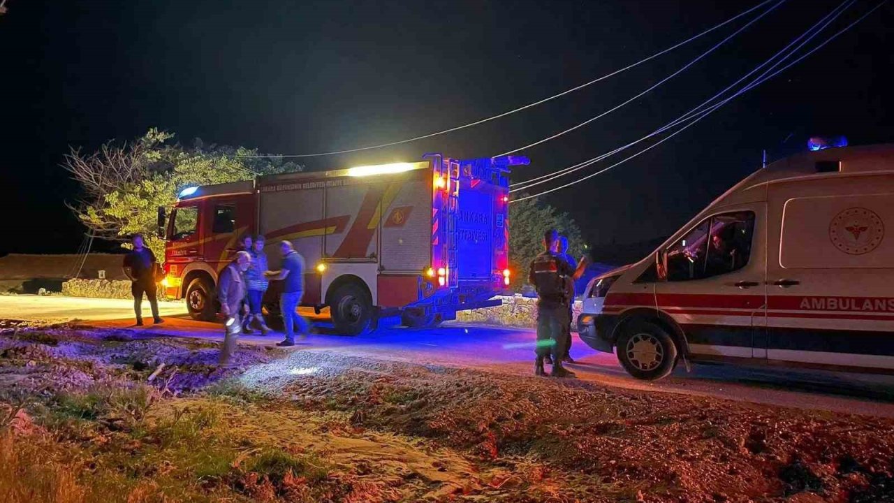 Ankara’da Tır Elektrik Tellerine Takıldı, Trafo Patladı