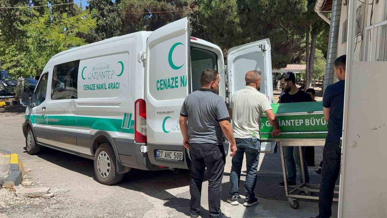 Gaziantep’te Tır Traktöre Çarptı: 1 Ölü, 1 Yaralı