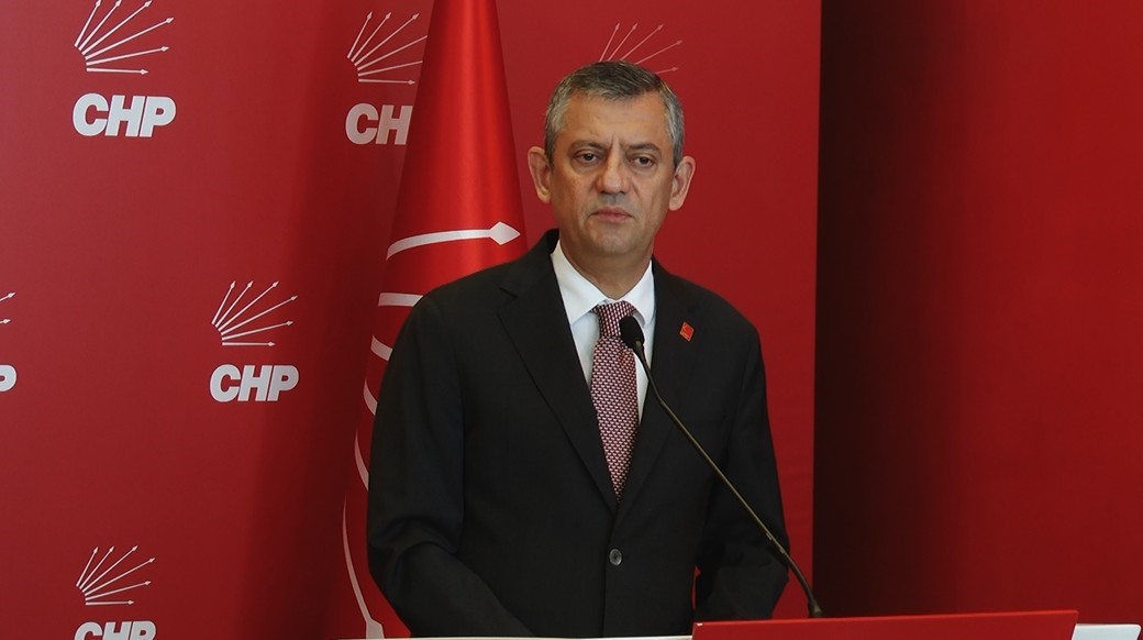 Chp Genel Başkanı Özel, Zafer Partisi Genel Başkanı Özdağ’la Görüştü