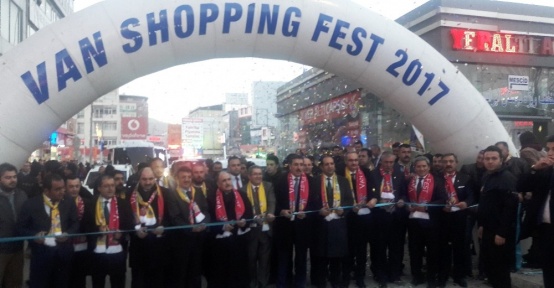 Bakan Tüfenkci ‘Shopping Fest’in açılışını yaptı