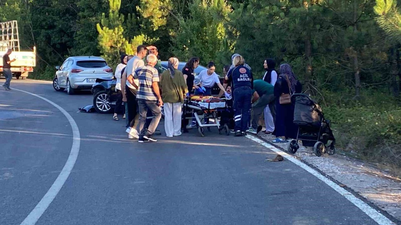 Derince’de İki Otomobil Çarpıştı: 1 Yaralı