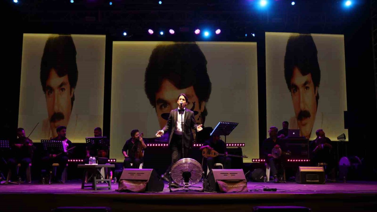 Demot’un Son Gününde Şahin Kendirci Arabesk Şarkılarla Geçmişe Götürdü