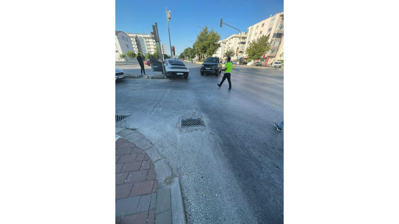 Chp İstanbul Milletvekili İlgezdi, Çanakkale’de Trafik Kazası Geçirdi