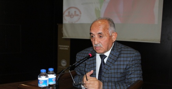 ‘Bilgi ve değer bağlamında kadın’ konulu konferans yapıldı