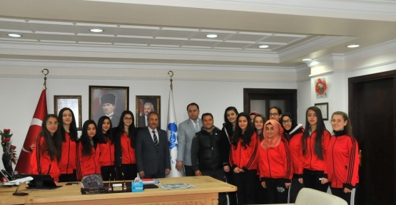 Başarılı ekiplerden Başkan Akkaya’ya ziyaret