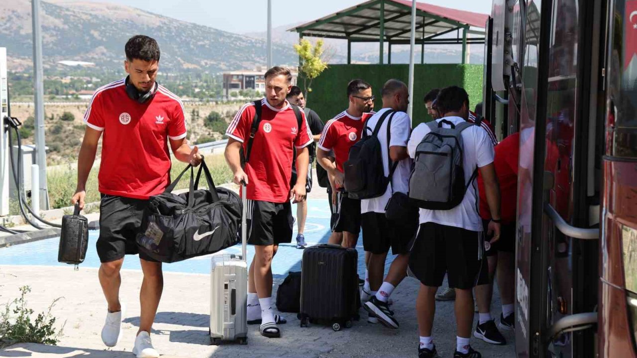 Antalyaspor Burdur’da Kampa Girdi