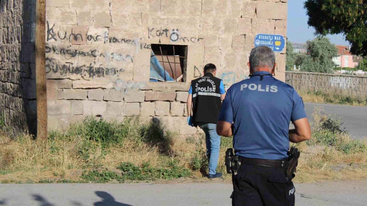 Husumetli İki Grup Arasında Bıçaklı Kavga: 1’i Ağır 4 Yaralı