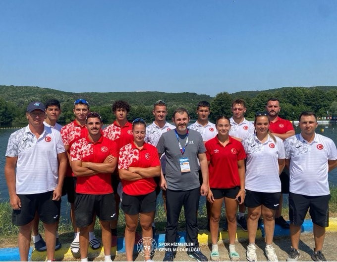 Bakan Bak’tan, Milli Kanocular İçin Tebrik Mesajı