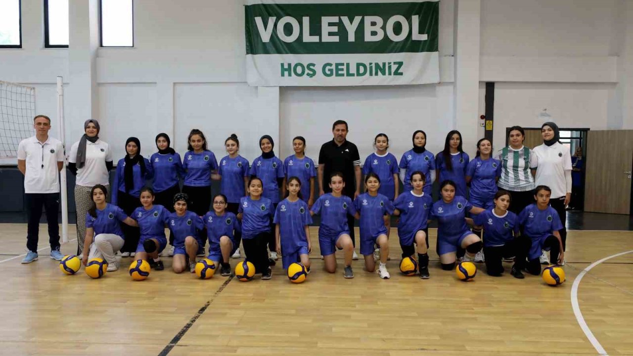 Karatay’da Sporun Kalbi Yaz Okullarında Atıyor
