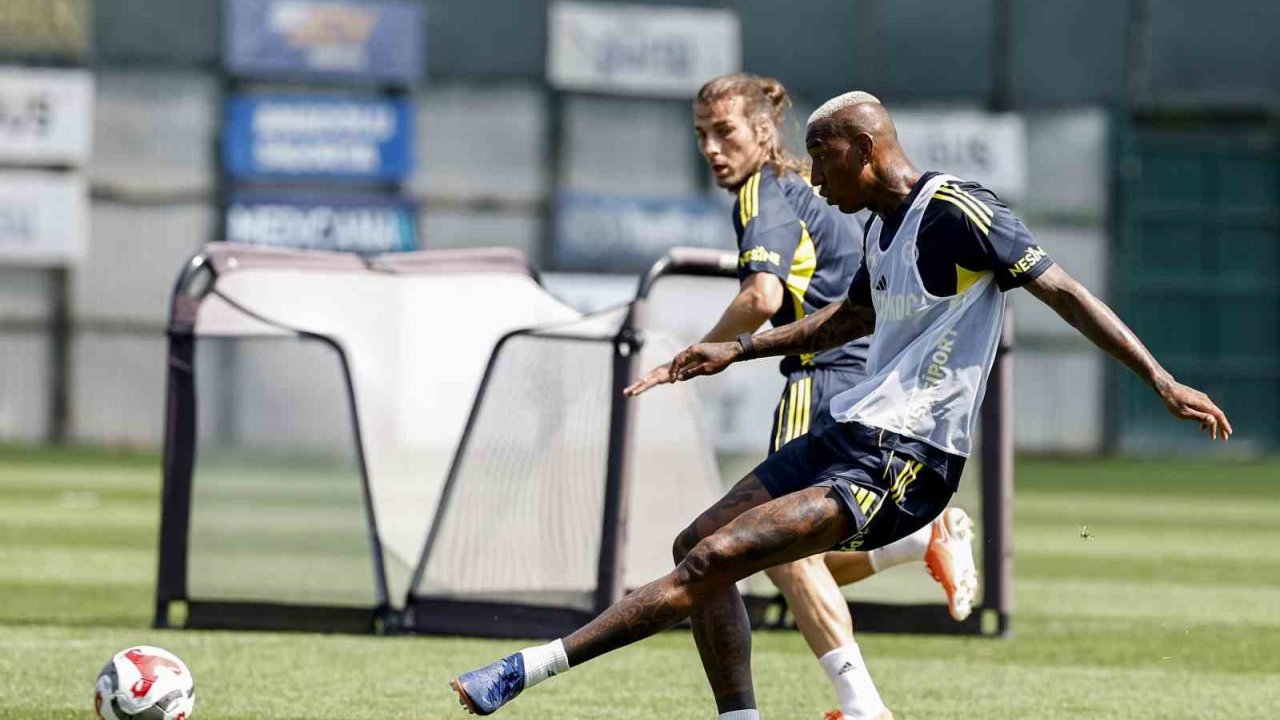 Fenerbahçe’de Başkan Ali Koç, Antrenmanı Takip Etti