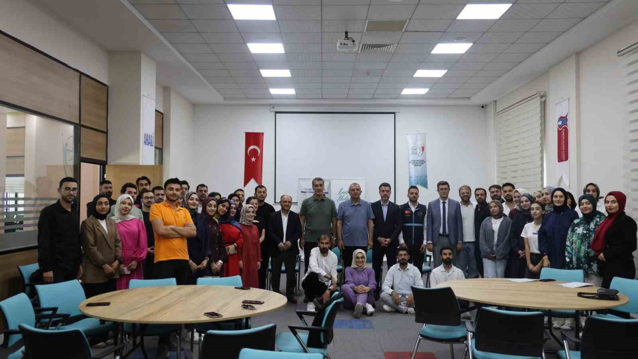 Doğu Bölgesinin Dört Bir Yanından Gelen Gençler Elazığ’da Geleceği Tasarladı