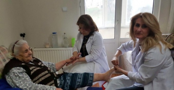 Büyükçekmece Belediyesi’nden yaşlılara evde kişisel bakım hizmeti