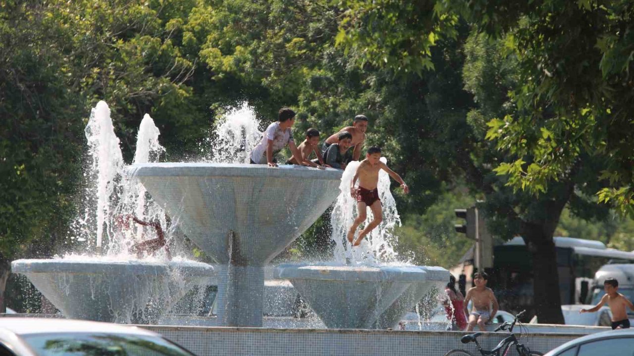 Kayseri’de Hava Sıcaklığı 40’ı Aştı, Vatandaş Serinlemenin Yollarını Aradı