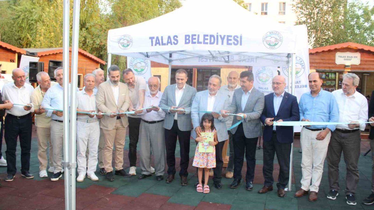 Talas’ta Sahaflar Çarşısı Açıldı