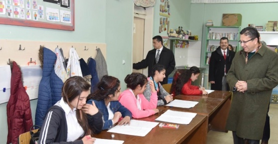 Öğrencilerinden Başkan Tiryaki’ye şarkılı karşılama