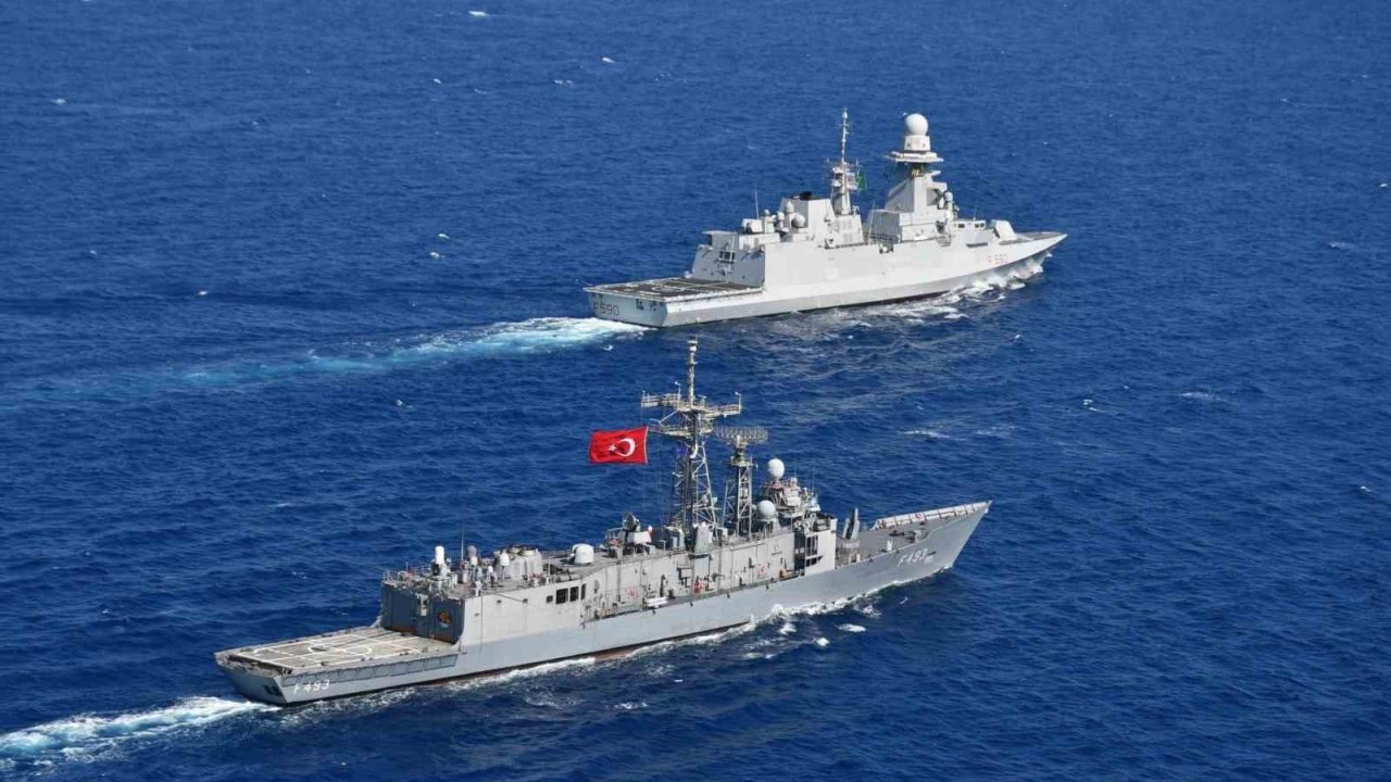 Mavi Vatan’ın Yüzen Kalesi Tcg Gelibolu Fırkateyni İtalya Deniz Kuvvetleri Unsuru İts Bergamini İle Eğitimler İcra Etti