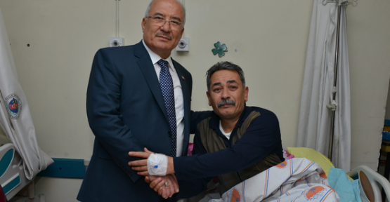 Başkan KOCAMAZ, Hastalara‘Bir Nefes Sıhhat’ Ziyareti