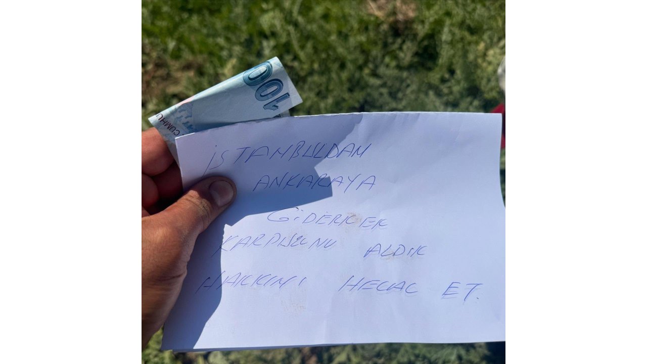 Karpuz Üreticisi Tarlasında Gördüğü Not Karşısında Duygulandı