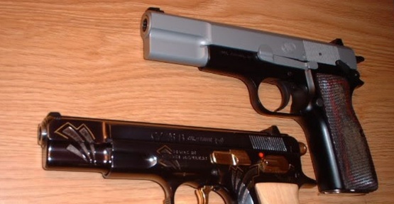 Ruhsatsız silahlar ele geçirildi