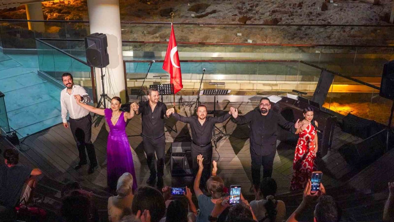 Antalya Dob’dan ’zaferin Adı Türkiye’ Konseri