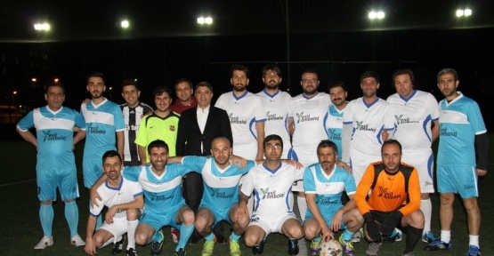 Başkan Yeşil’den forma hediyesi