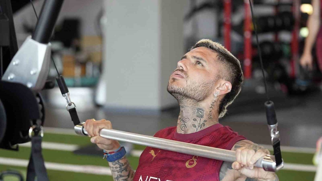 Galatasaray Günü Çift Antrenmanla Tamamladı