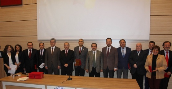 Tekirdağ’da başarılı hekimlere ödül verildi